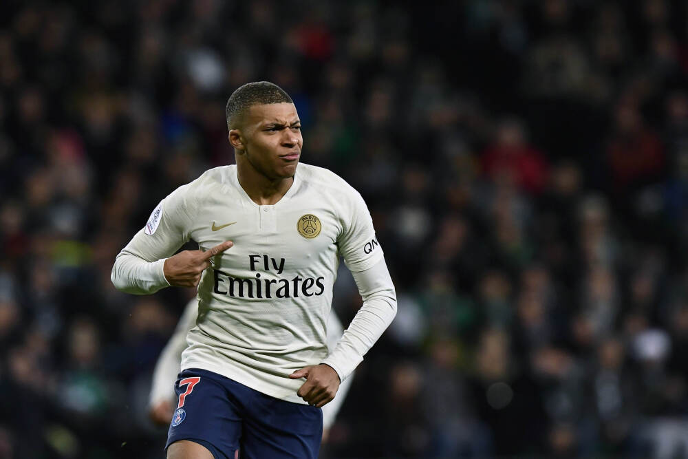 对比明显！本赛季浓眉出战的比赛独行侠8胜8负 缺阵仅4胜13负